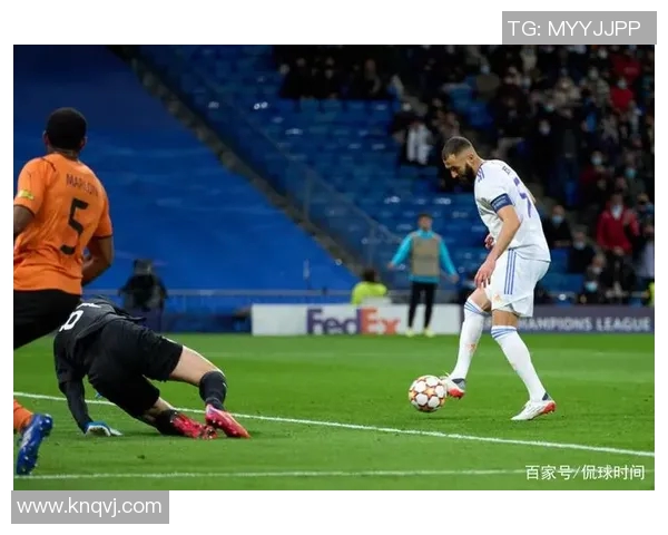 皇马主场大胜瓦伦西亚，本泽马梅开二度发挥出色